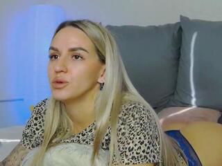 Kira Mae webcam model stream image