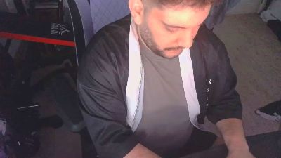 Axelbladeee webcam cam4 model stream image