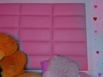 littlee_emma_ webcam model stream image