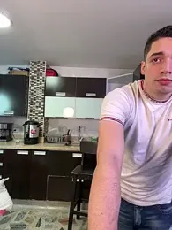 kevin_hotgirls webcam model stream image