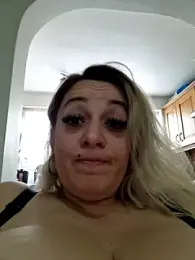 RuxyHugeTT42E webcam model stream image