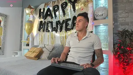 Aron_Bolt webcam stripchat model stream image