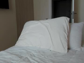 katrin_fit webcam model stream image