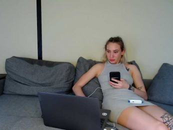 Eyes0ffMe webcam model stream image