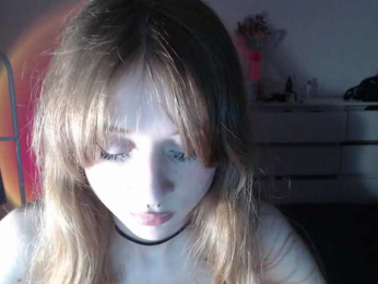 mnepohuyy webcam bongacams model stream image