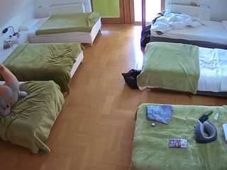 voyeurcam-julmodels-bed-6 webcam model stream image