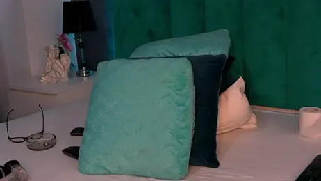 PinkyPill webcam model stream image