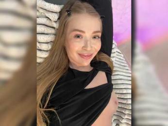 MILEDIUM webcam model stream image