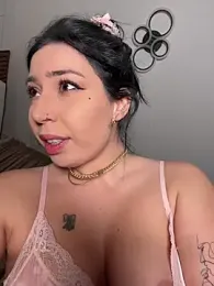 KimArts webcam model stream image