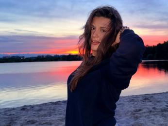 CarlyFelde webcam livejasmin model stream image