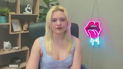 SweetLilyxo webcam model stream image