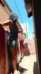 honesexy webcam model stream image