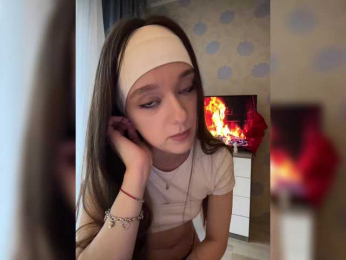 doch_kupitmana webcam bongacams model stream image