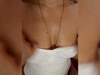 Divaya webcam bongacams model stream image