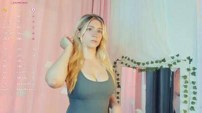 SerafinaCordone webcam model stream image