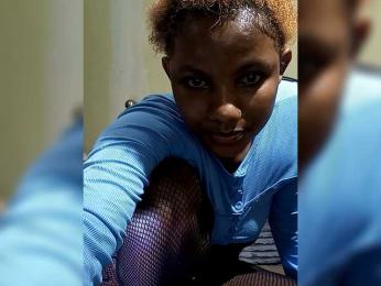 KissMeLuna webcam model stream image