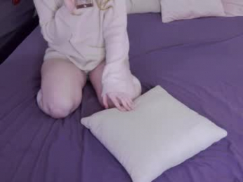 evapeachh webcam chaturbate model stream image