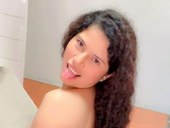 EmilyCm webcam model stream image