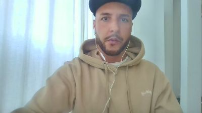 Surfer_30 webcam model stream image