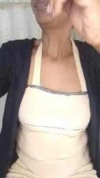 Hot_mum webcam model stream image