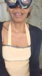 Hot_mum webcam model stream image