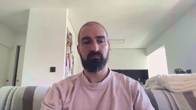 v1c70r1985 webcam cam4 model stream image