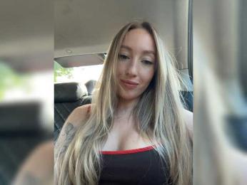 Chloee webcam bongacams model stream image
