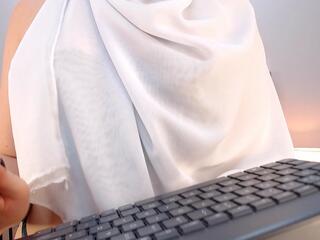 Aliah Manzur webcam model stream image