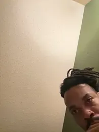 2HandsLong webcam model stream image