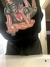 2HandsLong webcam model stream image