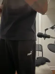 2HandsLong webcam model stream image