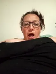 saraqueen__ webcam model stream image