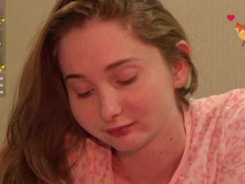 PeachGirl webcam model stream image