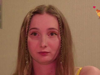 PeachGirl webcam model stream image