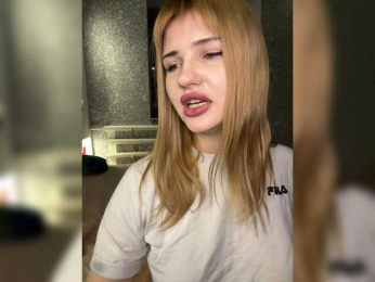 -Melani- webcam model stream image