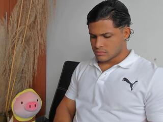 Owen Dark webcam model stream image