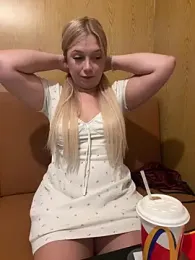 CherryAuroraa webcam model stream image