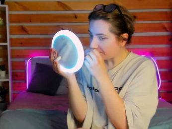 Tararyannn webcam model stream image