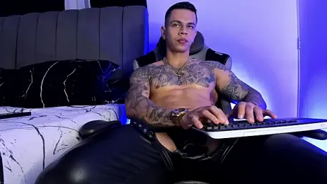 Aron_Dark webcam model stream image
