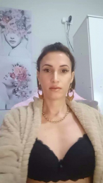 Irresistible34 webcam model stream image