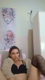 Irresistible34 webcam model stream image