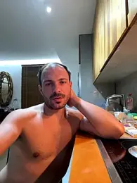 Adventurehotman webcam model stream image