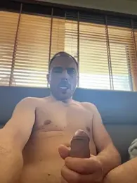 Adventurehotman webcam stripchat model stream image