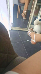 Alxa87 webcam model stream image