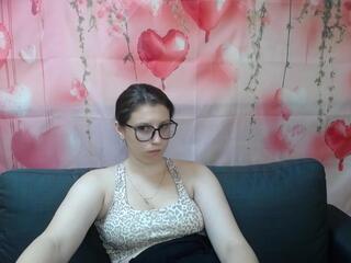Liliana Shine webcam model stream image