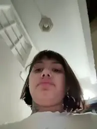 Abrildqquino webcam model stream image