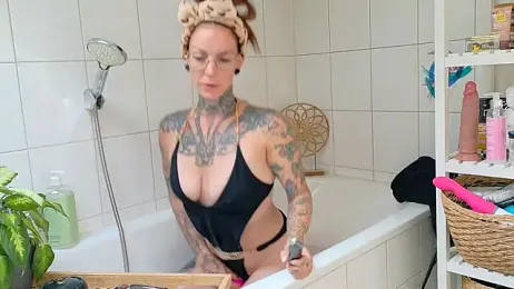 BrownieyQueen webcam model stream image