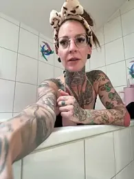 BrownieyQueen webcam model stream image