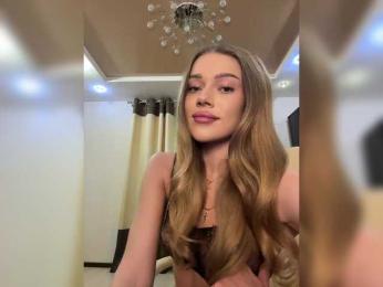 KATIOIIIA webcam model stream image