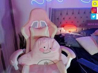 taylor-west webcam model stream image